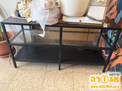 שידת כניסה עם מדפים מזכוכית