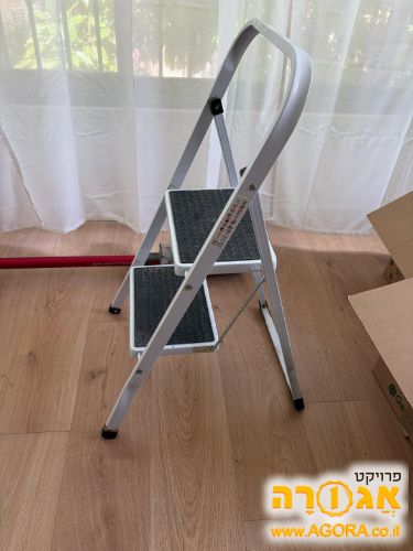 דרגש שני שלבים