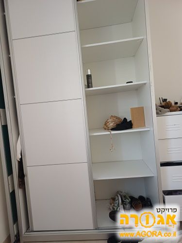 ארון בגדים