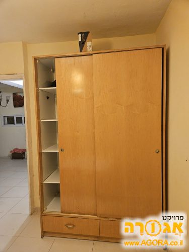 ארון בגדים
