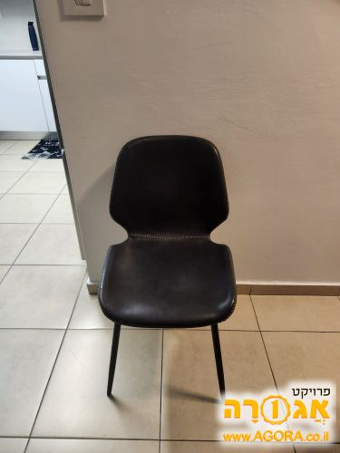 כסאות לפינת אוכל