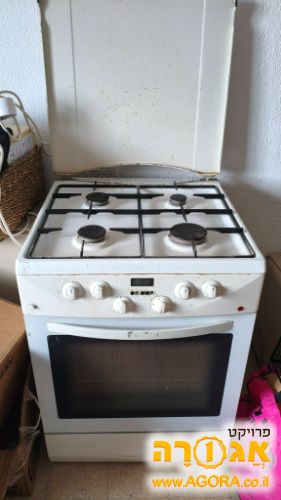 תנור עם כיריים גז