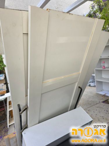 ארון בגדים שתי דלתות