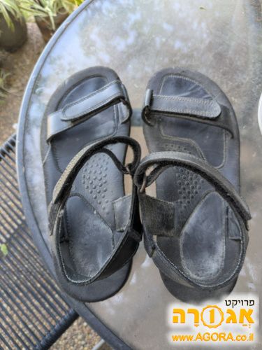 סנדלים לחיילת