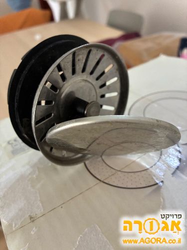 מכסה עם מסנן לפתח גדול של כיור מטבח