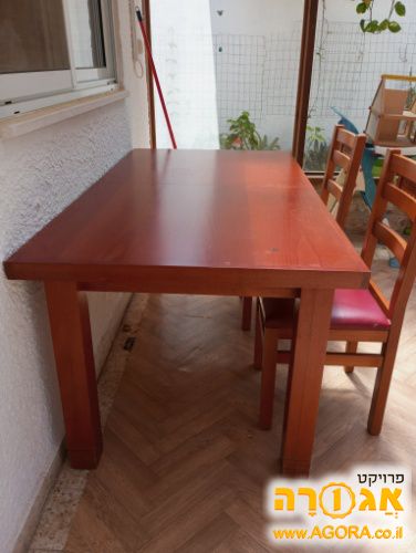 שולחן אוכל