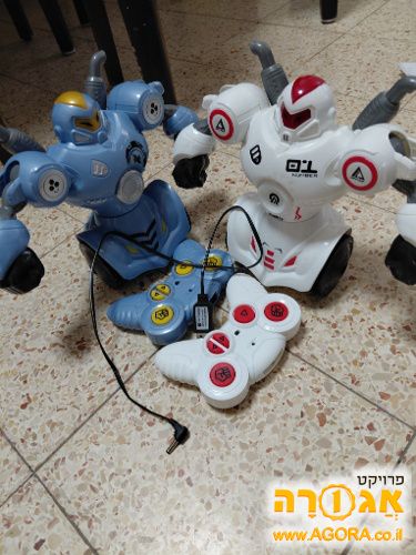 רובוטים צעצועים