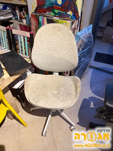 כיסא מסתובב