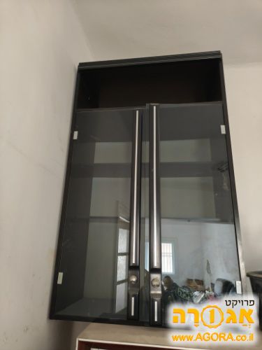 ארון ויטרינה