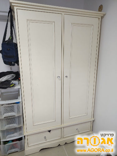 ארון בגדים