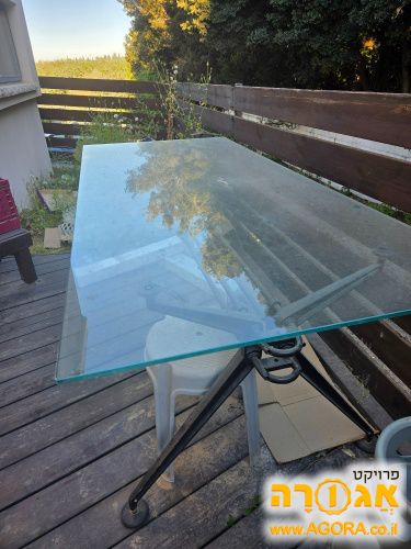 שולחן זכוכית