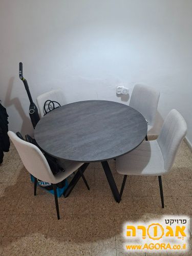 שולחן פינת אוכל