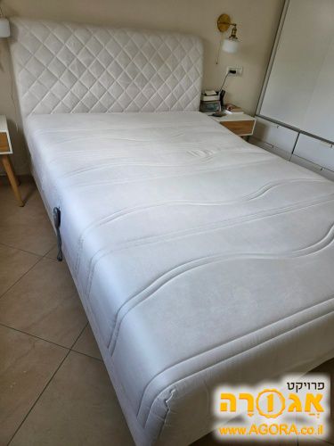מיטה זוגית מתכווננת עם ארגז