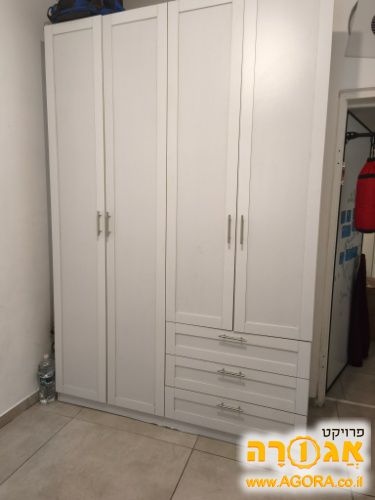 ארון בגדים