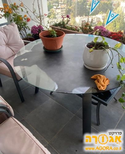 שולחן חוץ