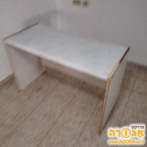 שולחן