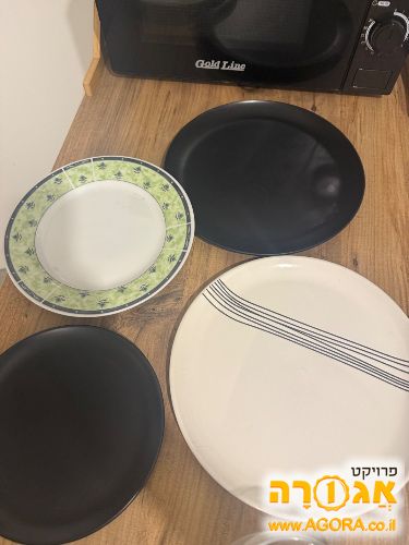 מגוון צלחות