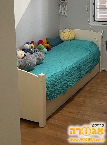 מיטת יחיד