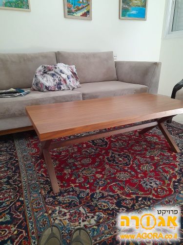 שולחן