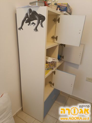 כוננית ילדים