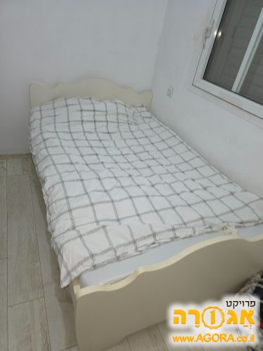 מיטה וחצי