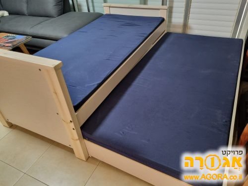 מיטת יחיד נפתחת עם מגירות