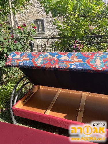 מיטת נוער נפתחת