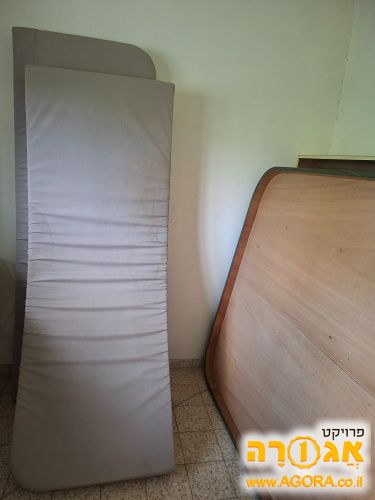 מיטה, ארגז מצעים ומזרונים