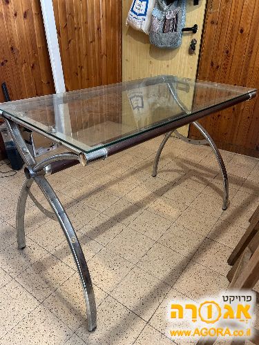 שולחן זכוכית ומתכת