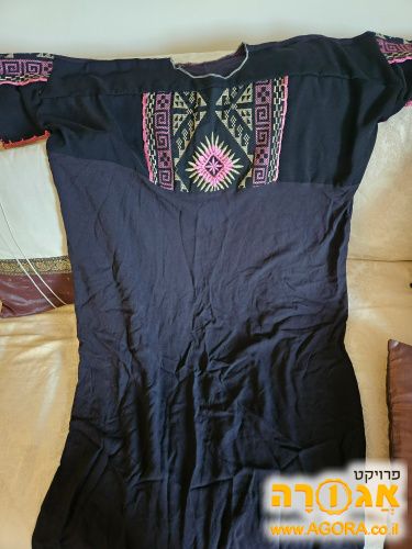 שמלת גלביה שחורה עם רקמה