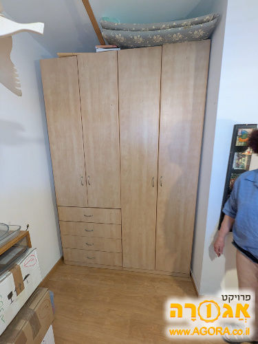 ארון בגדים