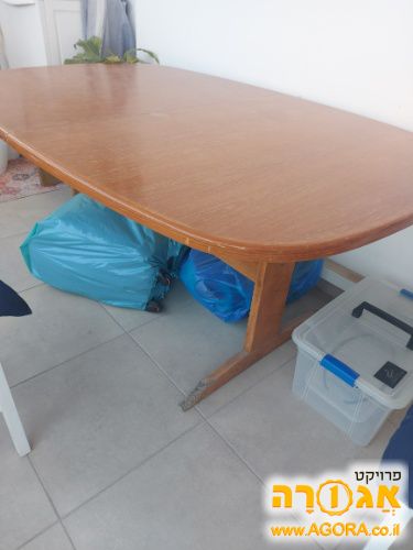 שולחן עץ באורך 1.6 שנפתח לאזור ה2 מטר