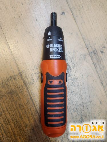 מברגה עם סוללות AA