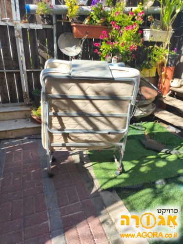 מיטה מתקפלת