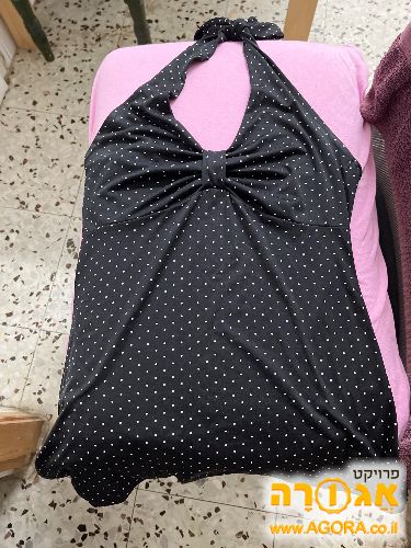 חלק עליון של בגד לים חדש לגמרי