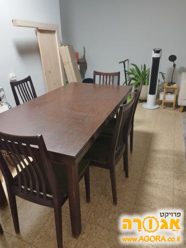 פינת אוכל כסאות מעץ