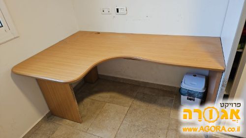 שולחן