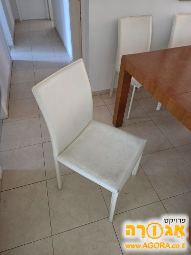 כסאות לחדר אוכל