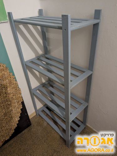 כוננית תכלת מעץ
