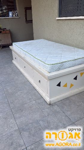 מיטת יחיד