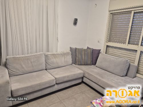סלון פינתי. 2.80/1.80 בצבע אפור