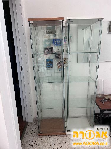 ויטרינה זכוכית
