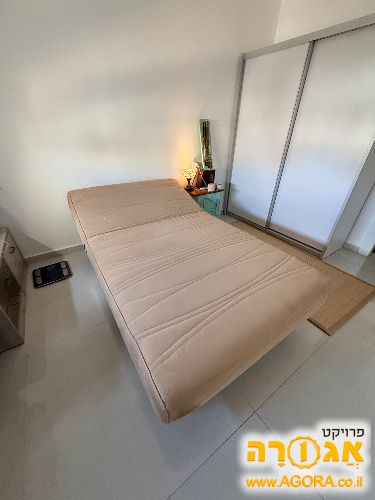 מיטה וחצי עם ארגז מצעים