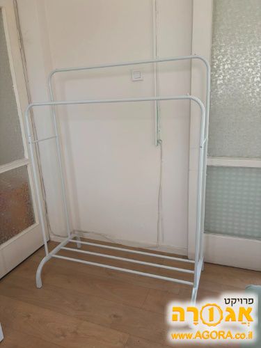 מתלה לבגדים
