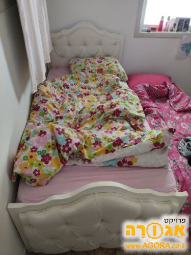 מיטת נסיכה+ חבר ללא מזרונים