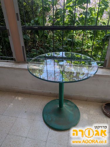שולחן זכוכית