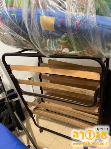 מיטת יחיד מתקפלת