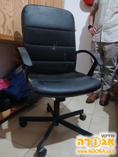 כסא משרדי מרופד