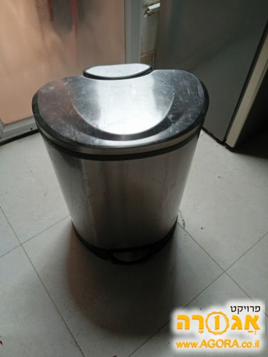 פח אשפה נירוסטה אלגנטי