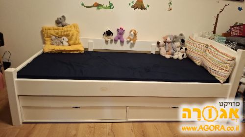 מיטת ילדים נפתחת למיתת חבר